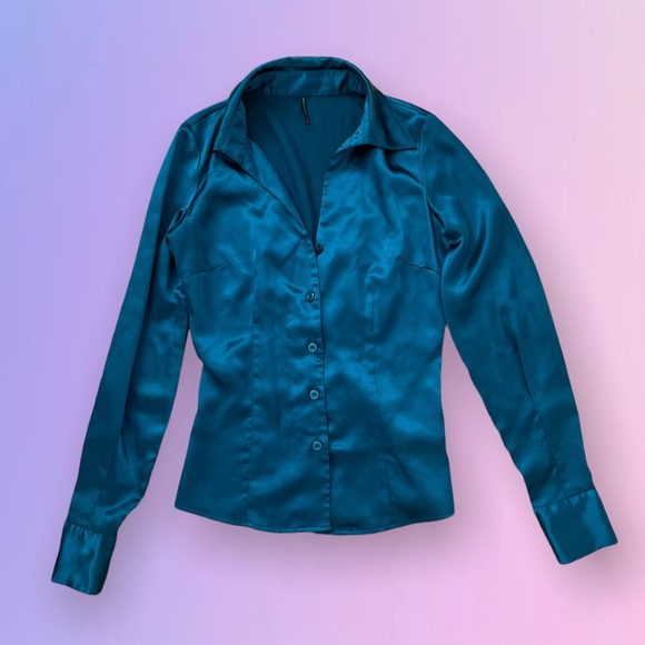 Tops - Teal silky blouse